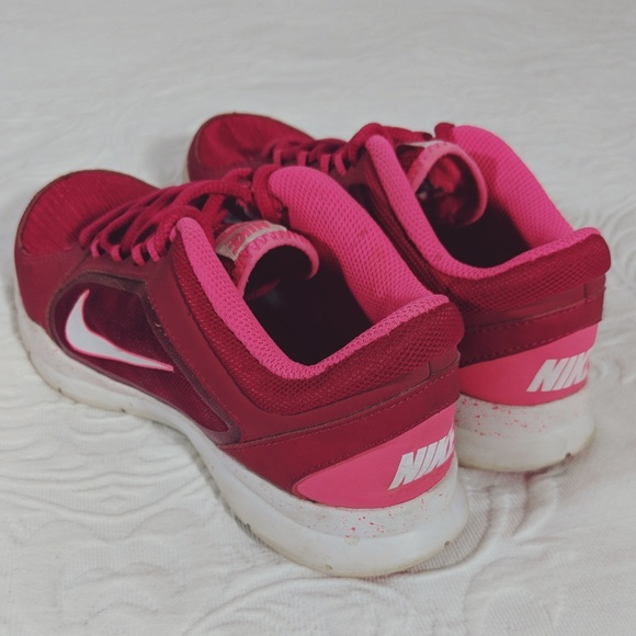nike pink platform